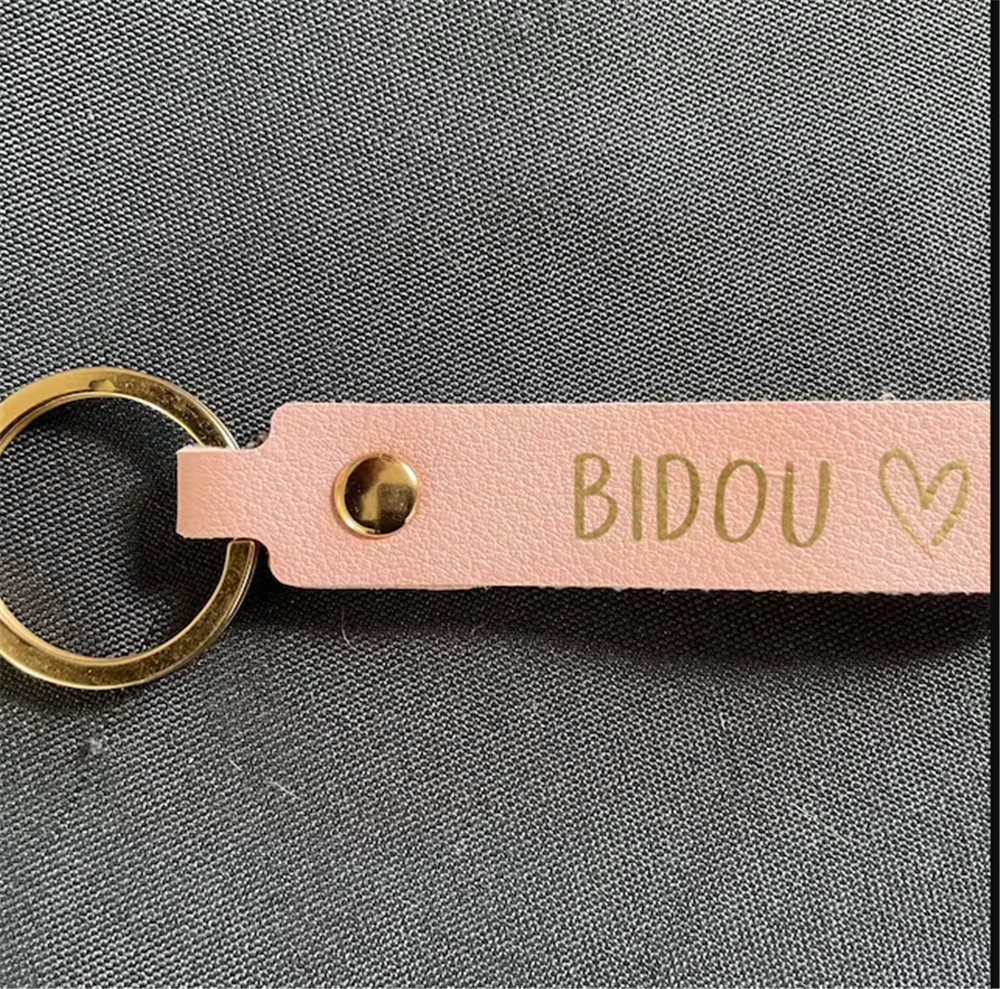 Personalized Leather Key Holde - огляд і ціна Monogram Keychain Leather