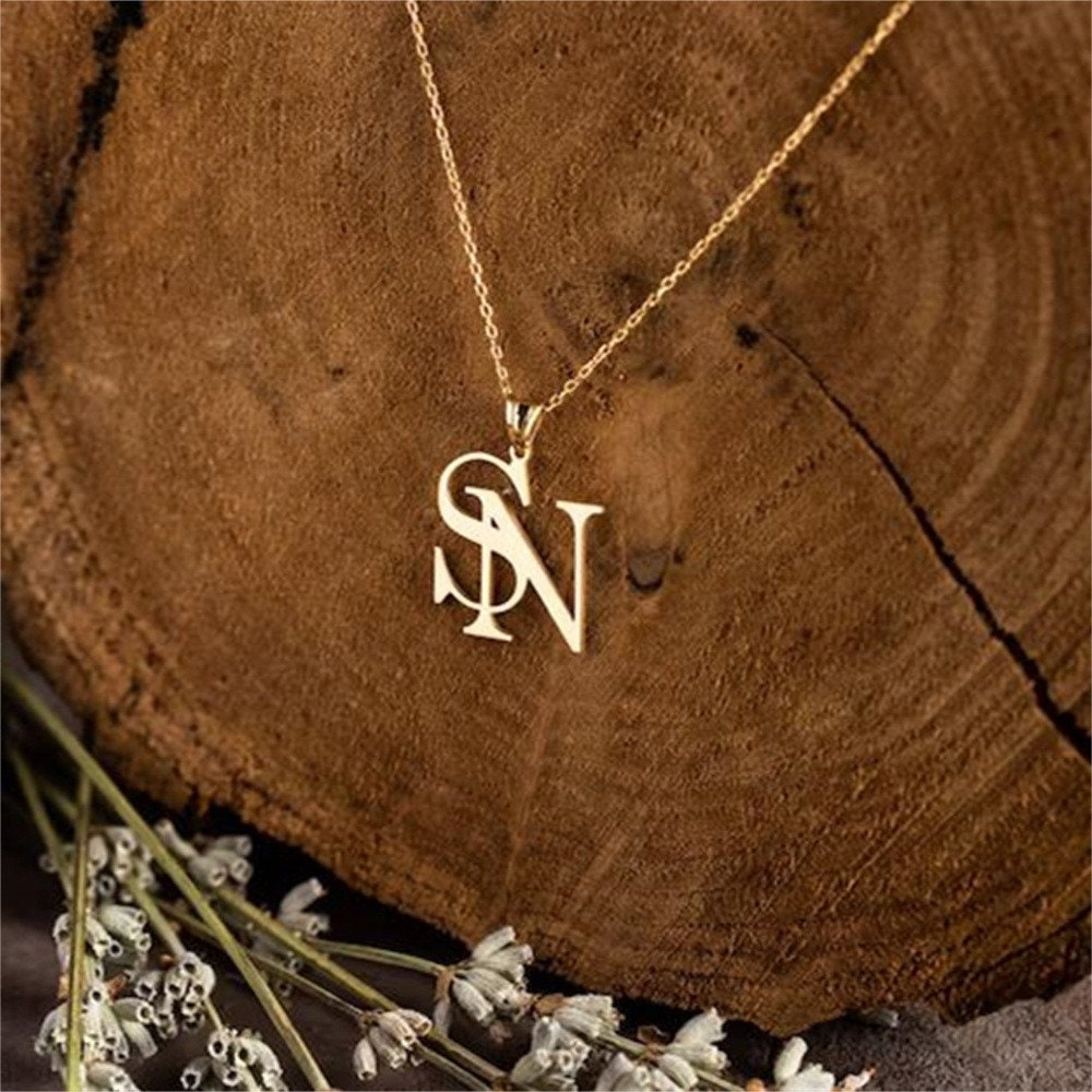 Couples Custom Initial Letter  - огляд і ціна Birth Flower Necklace