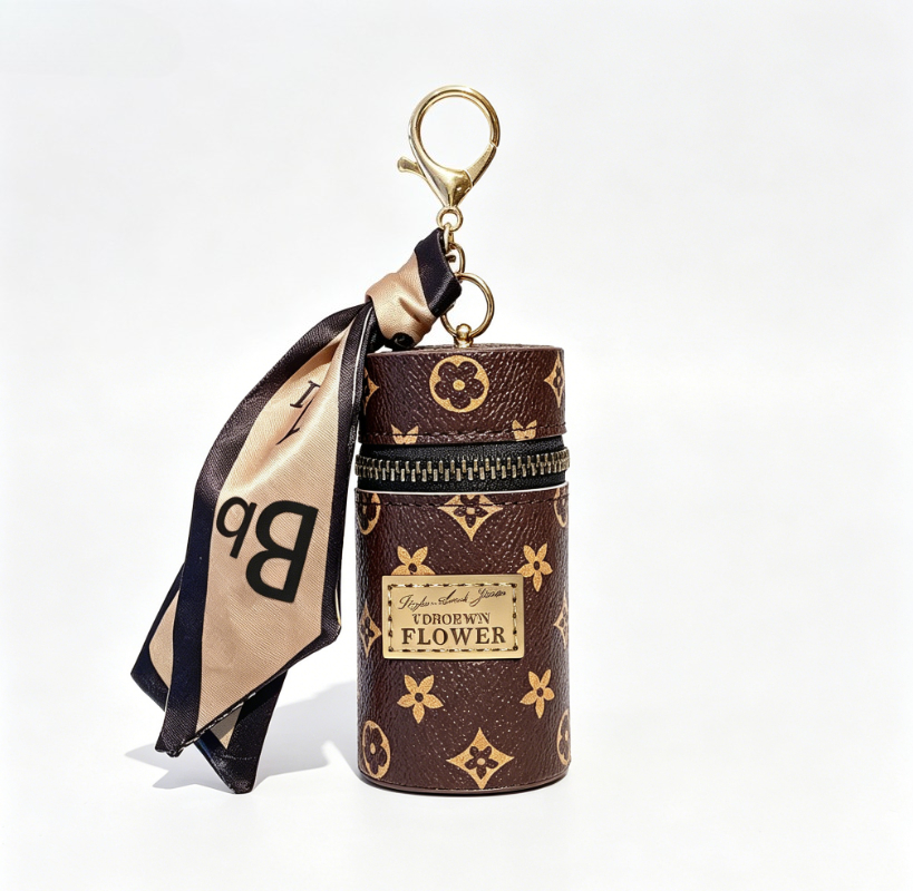 Vintage Brown Floral Monogram  - огляд і ціна Monogram Keychain Leather
